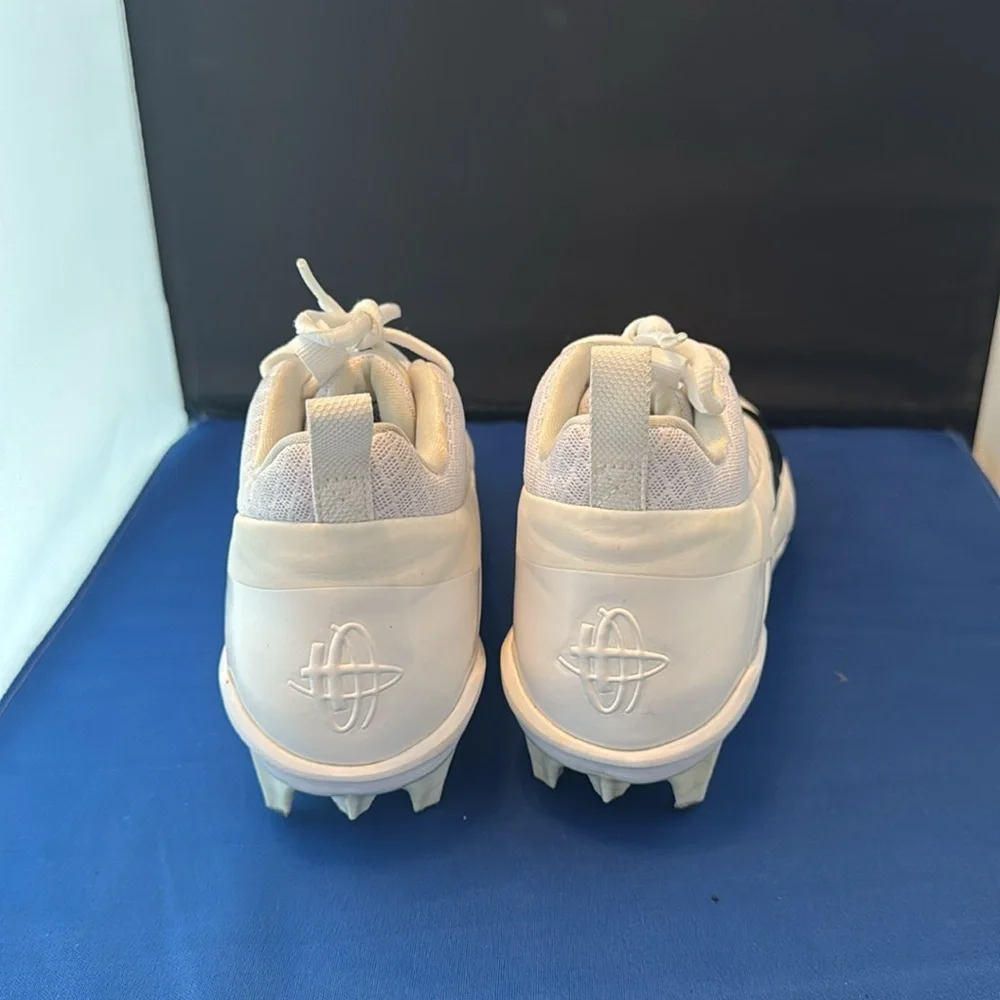 Nike White and Black lacrosse Sneakers size‎ 6.5